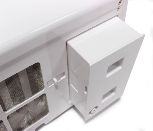Detail vkládání nádobky na zachycení vody u vysoušeče Jet Dryer COMPACT